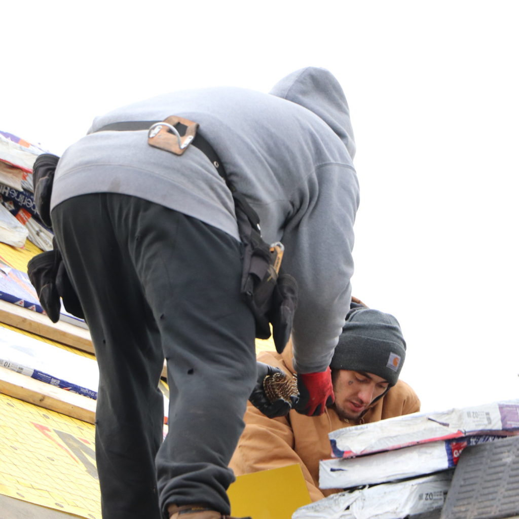 3 Mistakes People Make When Hiring a Roofing Contractor